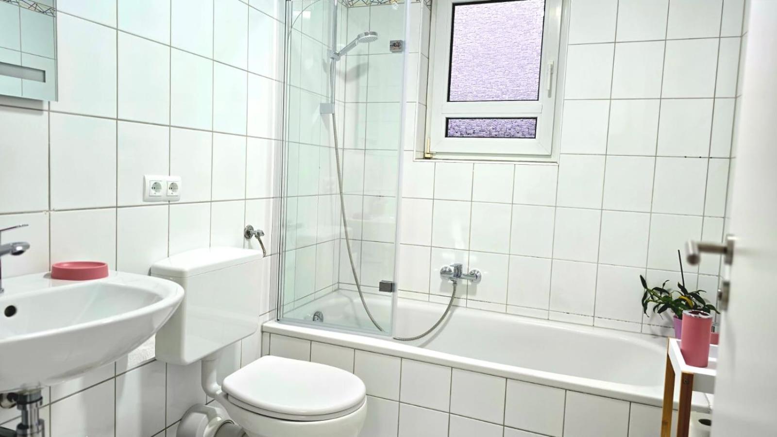 Happy Homes Pink - Up To 5 - Kueche - W-Lan - Netflix - Honig - Badewanne Nidda Eksteriør billede
