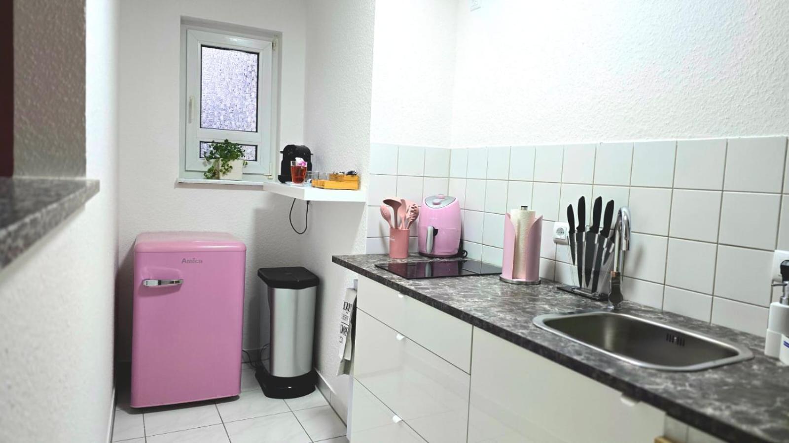 Happy Homes Pink - Up To 5 - Kueche - W-Lan - Netflix - Honig - Badewanne Nidda Eksteriør billede
