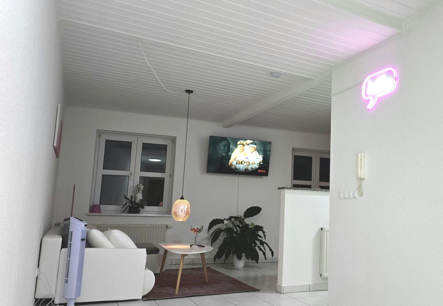 Happy Homes Pink - Up To 5 - Kueche - W-Lan - Netflix - Honig - Badewanne Nidda Eksteriør billede
